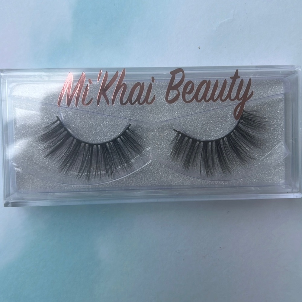 Mini Lashes - Lucy